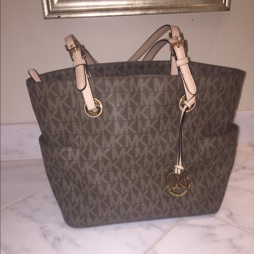 Michael Kors Jet Set Tote